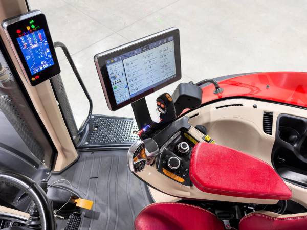 Трактор Case IH Magnum 400 (2022)