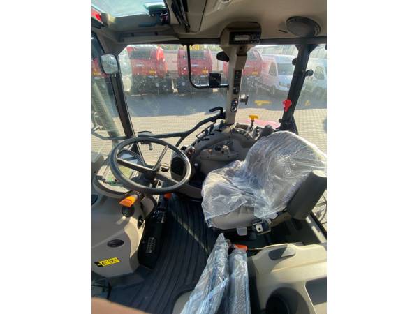 Трактор Case IH Farmall 110С (2022)