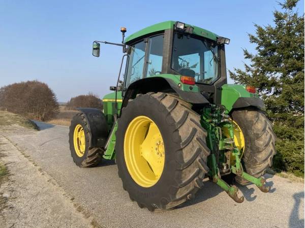 Трактор John Deere 6610 (2000)