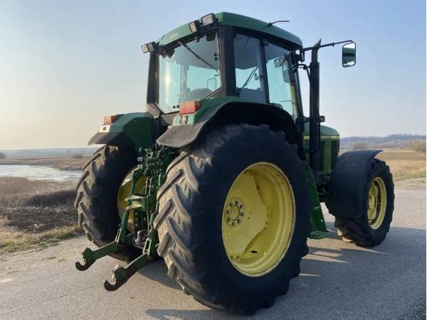 Трактор John Deere 6610 (2000)