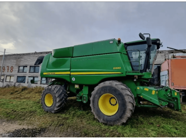 Комбайн John Deere S 690 (2011)