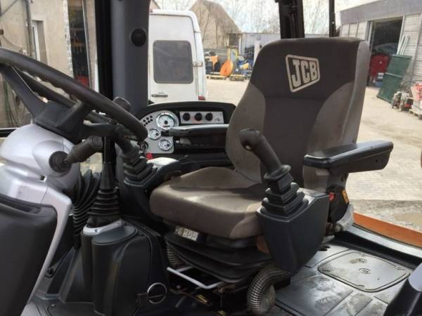 Екскаватор-навантажувач JCB 4CX (2005)