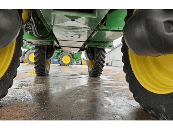 Самохідний обприскувач John Deere R4040i (2018)