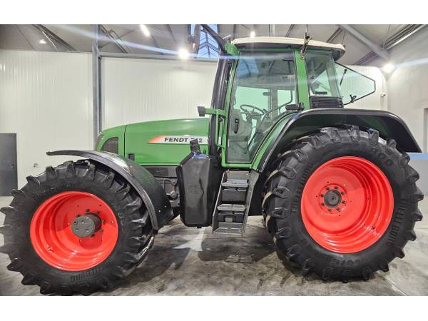 Трактор Fendt 712 Vario (2002)