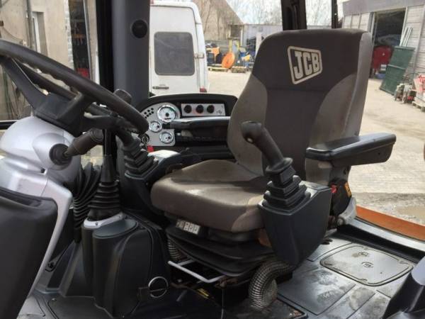 Екскаватор-навантажувач JCB 4CX (2005)