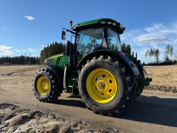Трактор John Deere 7290R (2015)