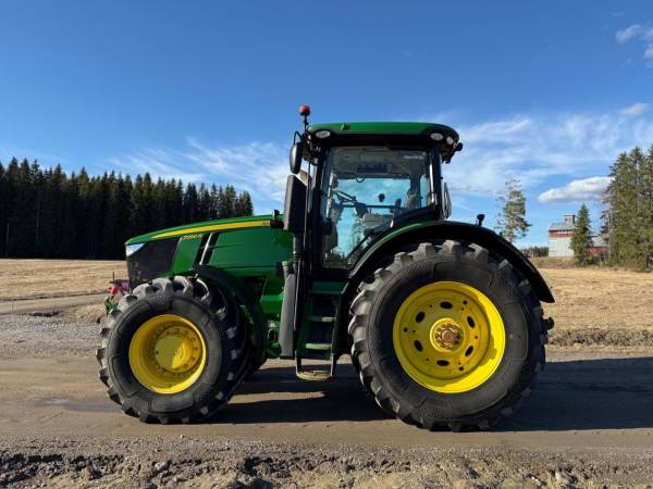 Трактор John Deere 7290R (2015)