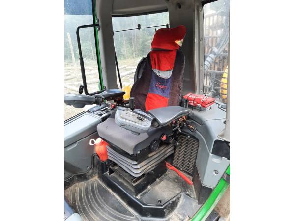 Форвардер лісовий John Deere 1010E (2011)