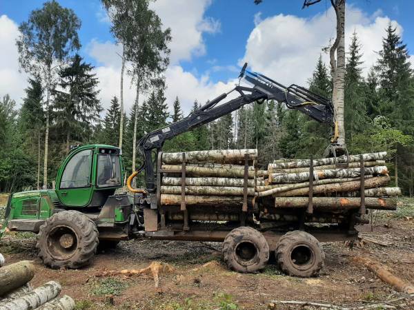 Форвардер лісовий John Deere 1010E (2011)