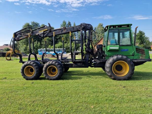 Форвардер лісовий John Deere 1010 (2005)