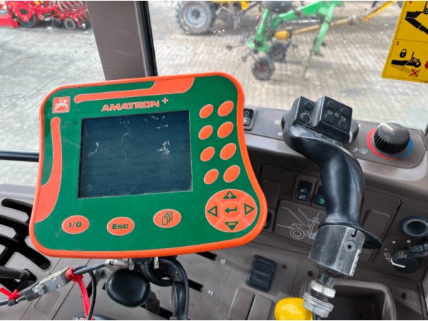 Причіпний обприскувач Amazone UG 3000 (2004)
