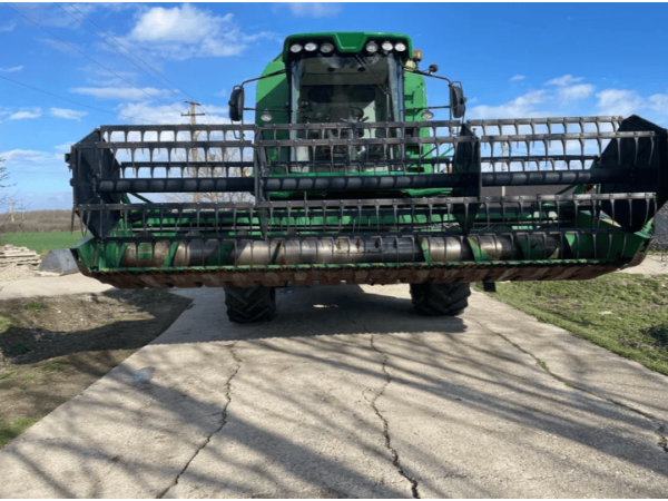 Комбайн John Deere W440 (2016)