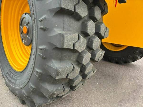 Телескопічний навантажувач JCB 536-95 AGRI XTRA (2023)