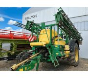 Причіпний обприскувач John Deere 724