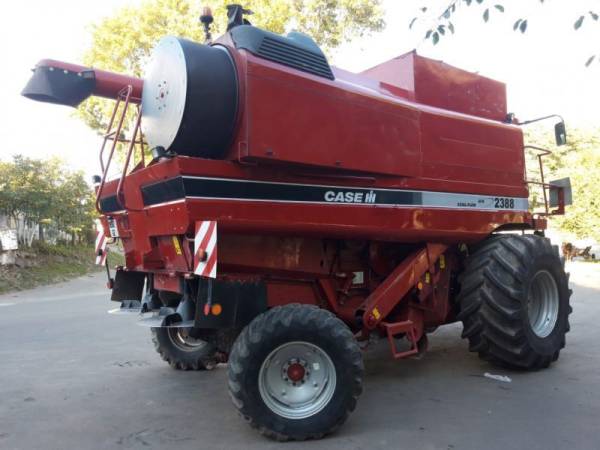 Комбайн Case IH 2388 (2000)