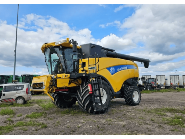 Комбайн New Holland CX 8090 (2013)