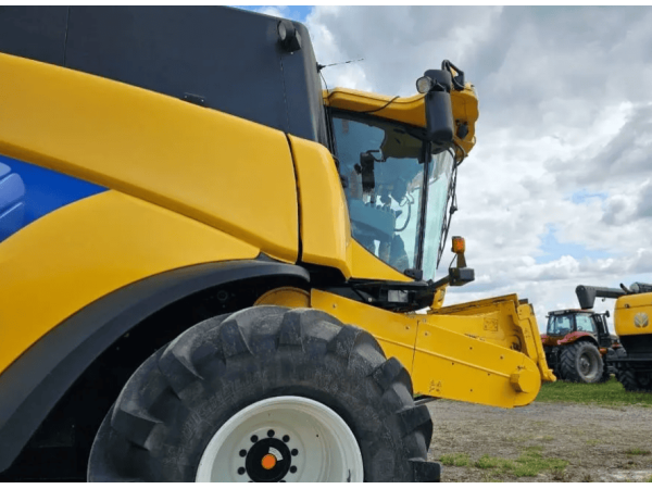 Комбайн New Holland CX 8090 (2013)