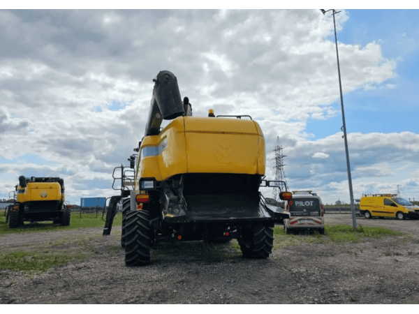 Комбайн New Holland CX 8090 (2013)