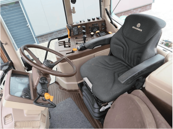 Трактор John Deere 6820 (2003)