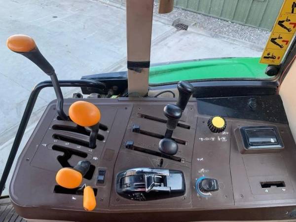Трактор John Deere 6610 (1999)