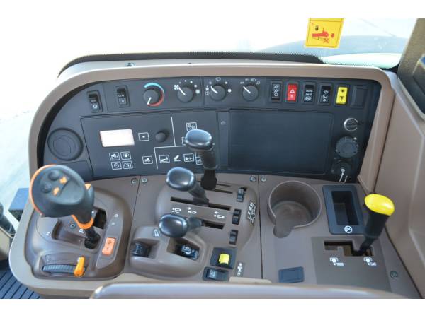 Трактор John Deere 7820 (2005)