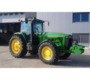 Трактор John Deere 8200
