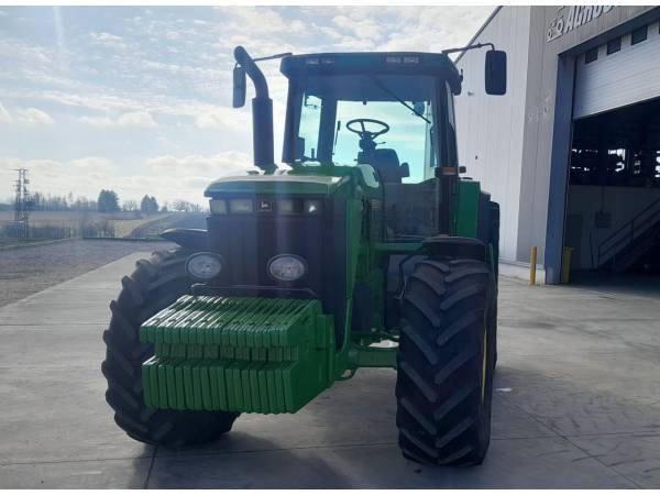 Трактор John Deere 8200 (1996)