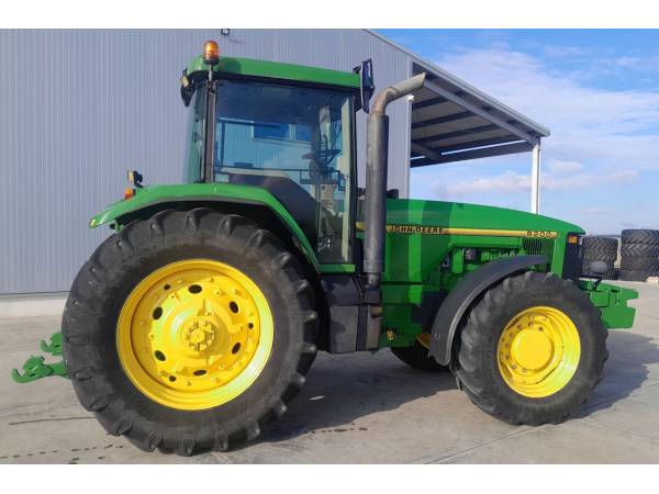 Трактор John Deere 8200 (1996)
