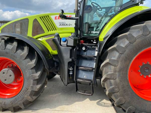 Трактор Claas Axion 930 (2013)