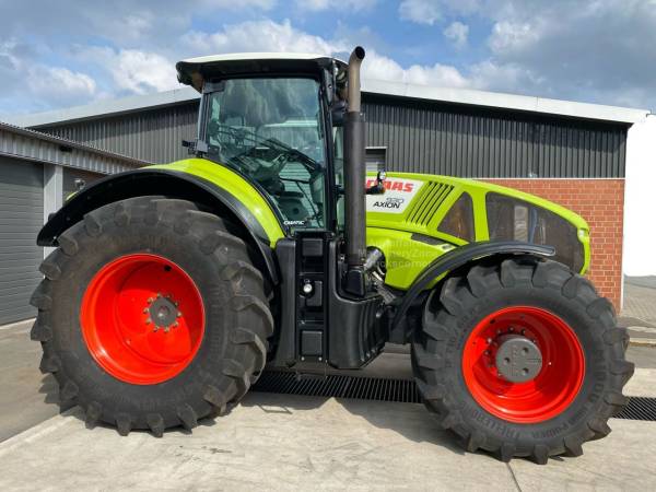 Трактор Claas Axion 930 (2013)