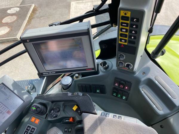 Трактор Claas Axion 930 (2013)