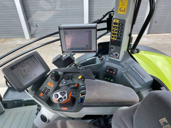 Трактор Claas Axion 930 (2013)