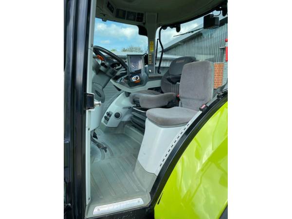 Трактор Claas Axion 930 (2013)