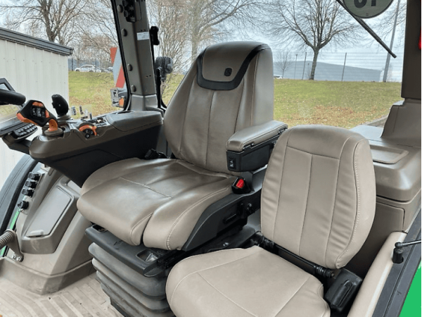 Трактор John Deere 8R 340 (2023)