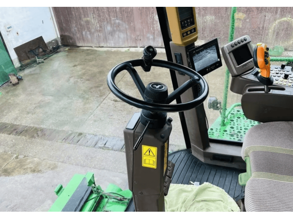 Комбайн John Deere S 690i (2009)