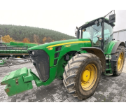 Трактор John Deere 8230