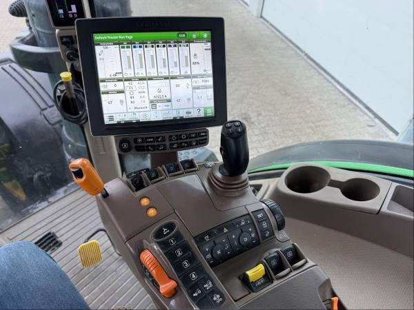 Трактор John Deere 8320R (2017)