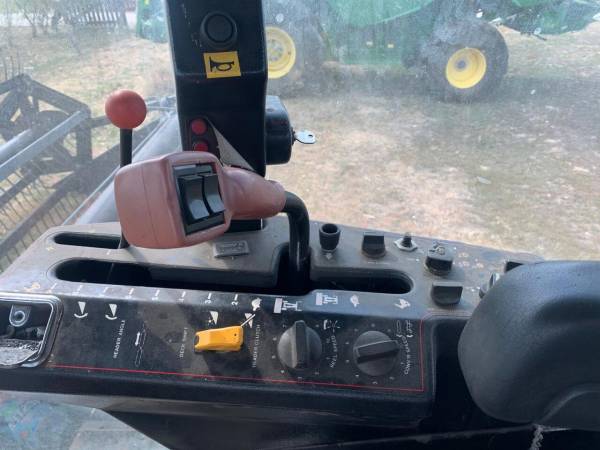 Самохідна косарка MacDon 9300 (2001)