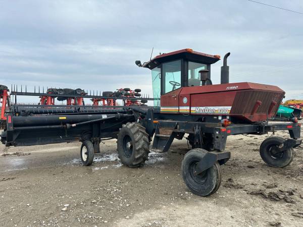 Самохідна косарка MacDon 9300 (2001)