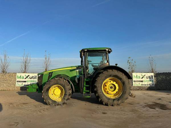 Трактор John Deere 8320R (2015)