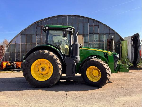 Трактор John Deere 8320R (2017)