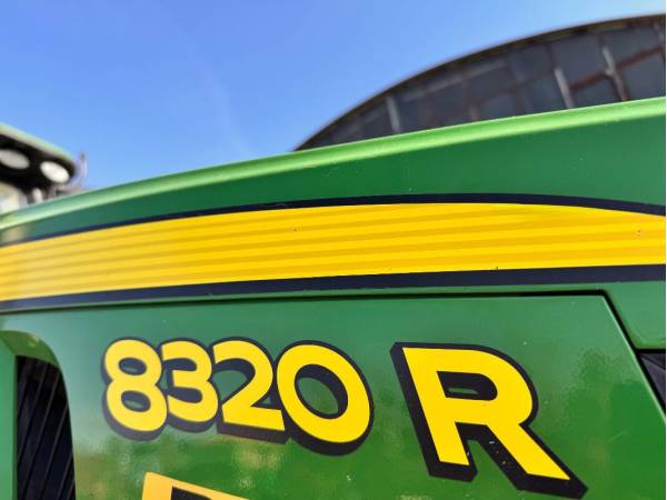 Трактор John Deere 8320R (2017)