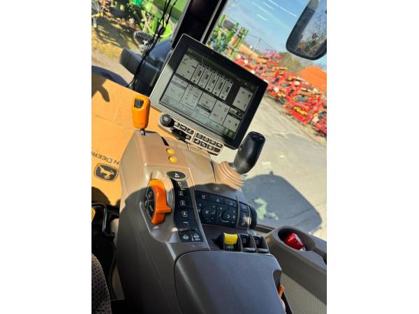 Трактор John Deere 8320R (2017)