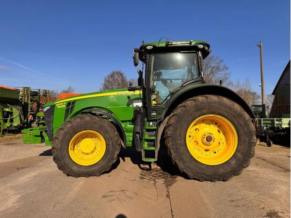 Трактор John Deere 8320R (2017)