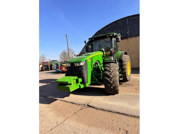 Трактор John Deere 8320R (2017)