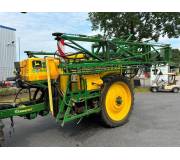 Обприскувач причіпний John Deere 632