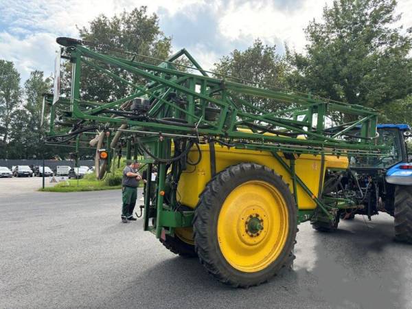 Обприскувач причіпний John Deere 632 (2002)
