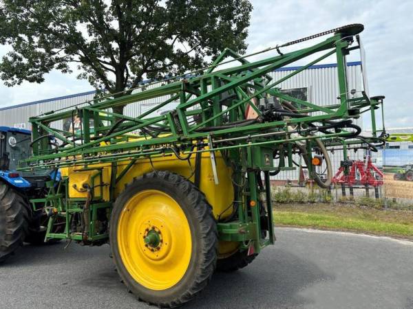 Обприскувач причіпний John Deere 632 (2002)