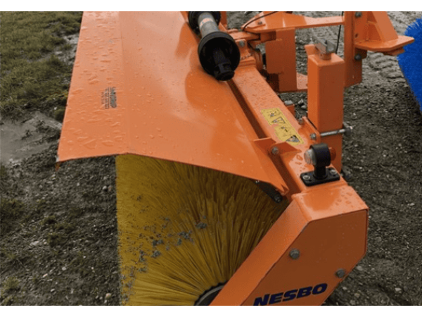 Роторна щітка Nesbo FM 2100S (2010)