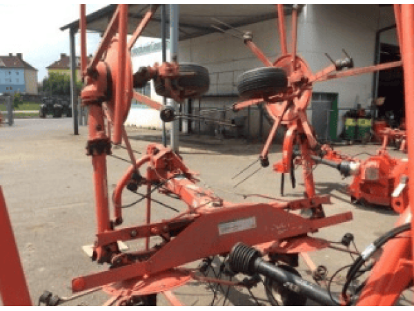 Причіпна чотирироторна ворушилка Kuhn GF 5001 MH (2001)